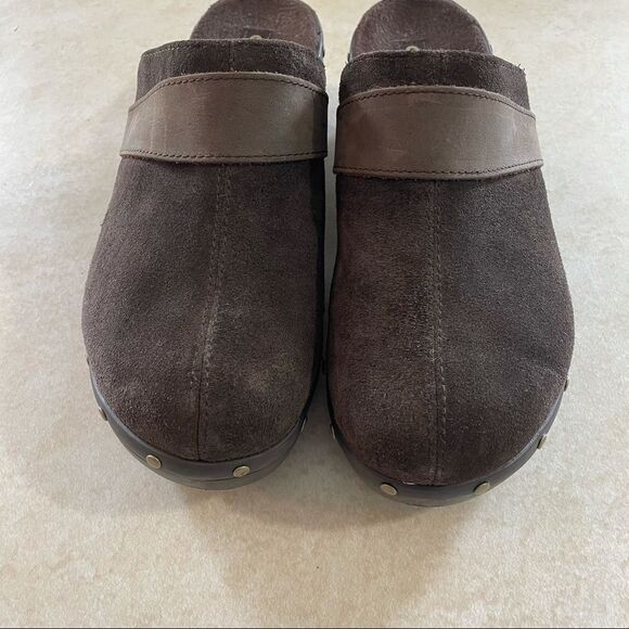 Women’s Crocs cobbler stud clog brown suede shoes size 10 slip on - Picture 2 of 7